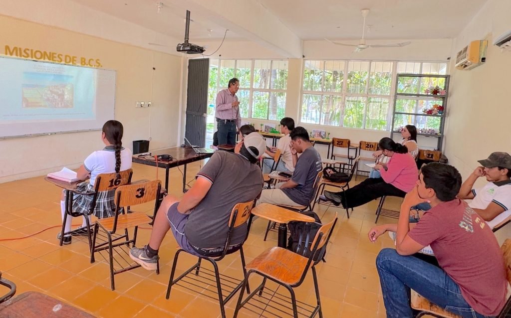Acercan historia de las misiones sudcalifornianas a estudiantes de Miraflores