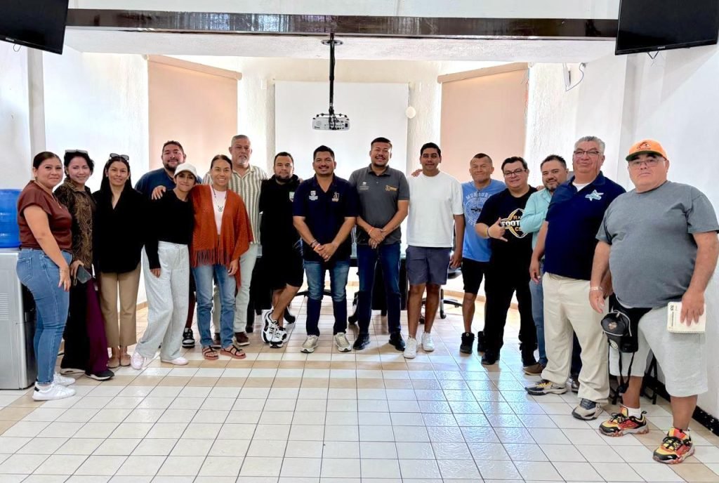 Acuerdan acciones para mejorar estadio Bicentenario en Cabo San Lucas.