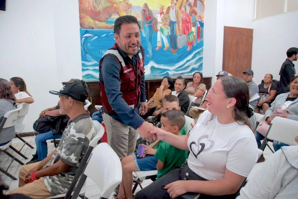Atención Ciudadana entrega 38 apoyos asistenciales en Cabo San Lucas