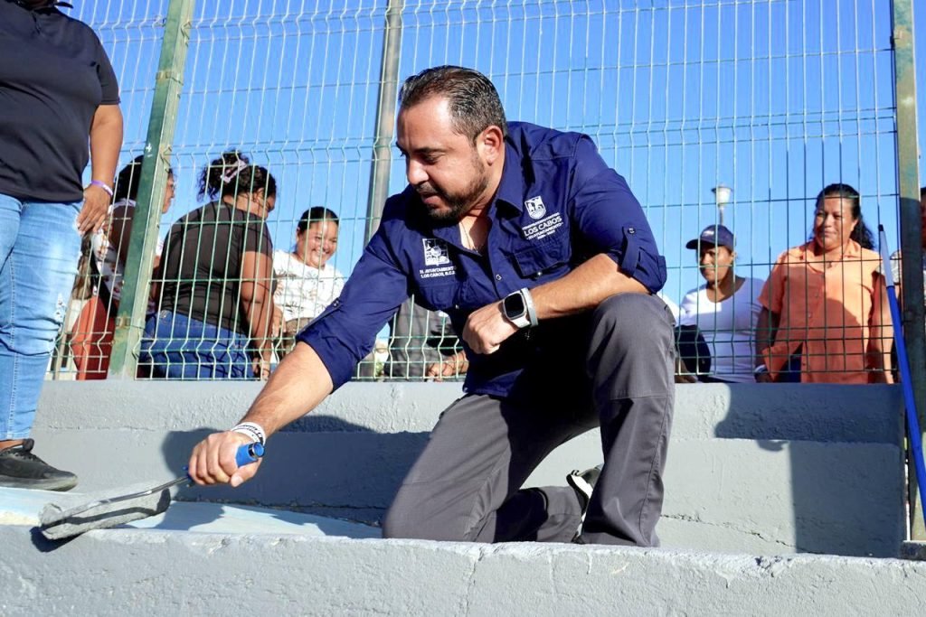 Atender las causas es recuperar los espacios públicos: Christian Agúndez al supervisar obra en Los Cangrejos.
