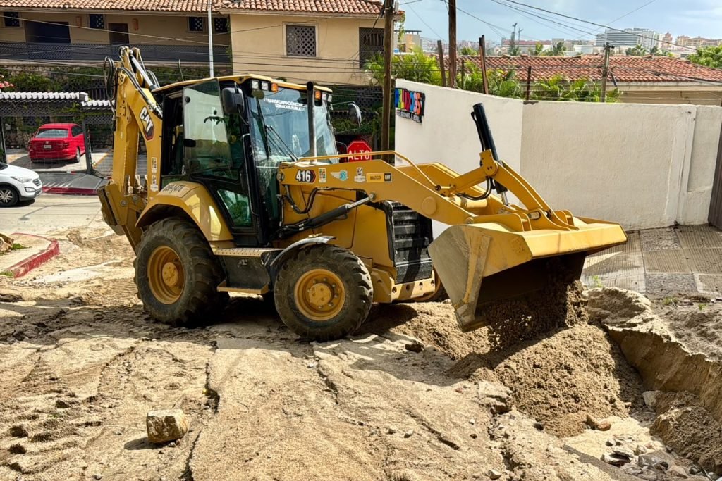 Atiende Gobierno de Los Cabos afectaciones en vialidades de Cabo San Lucas tras lluvias de huracán Rachel