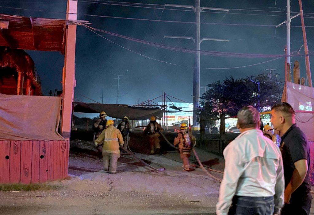 Atiende XV Ayuntamiento de Los Cabos incendios en dos restaurantes de San José del Cabo