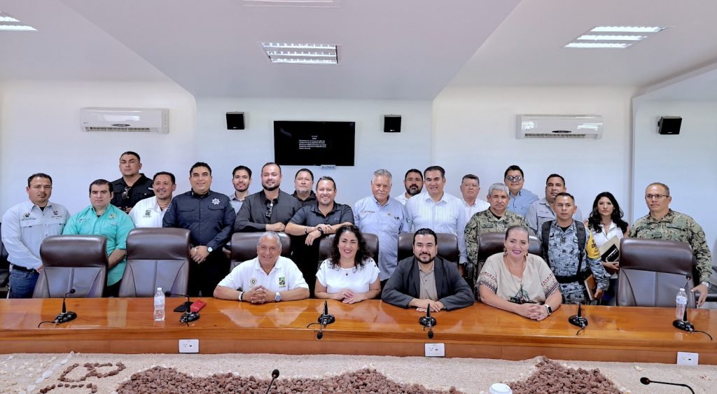 Autoridades dan seguimiento a trabajos prioritarios de limpieza y mantenimiento tras lluvias en Los Cabos