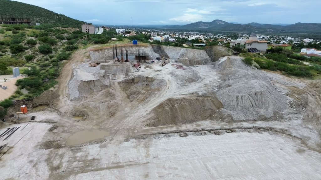 Avanza construcción del Teatro Lomelí en San José del Cabo; fortalece XV Ayuntamiento infraestructura cultural