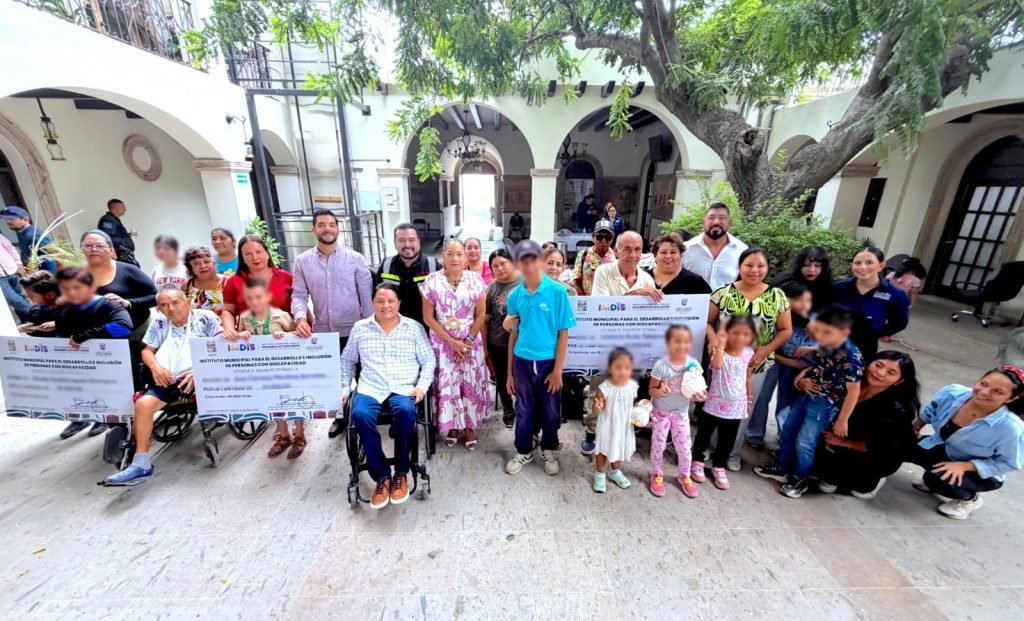 Ayuntamiento de Los Cabos entrega apoyos del programa Emprender sin Barreras para fortalecer la autonomía económica