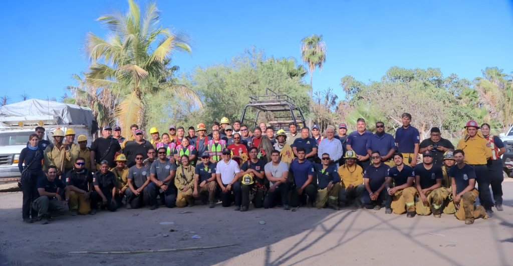 Con el apoyo interinstitucional, extinguen incendio en los palmares de Santa Rosa