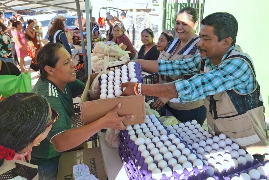 Con jornada social el Gobierno de Los Cabos acerca apoyos y servicios a familias de la colonia Valle del Cabo Bajo