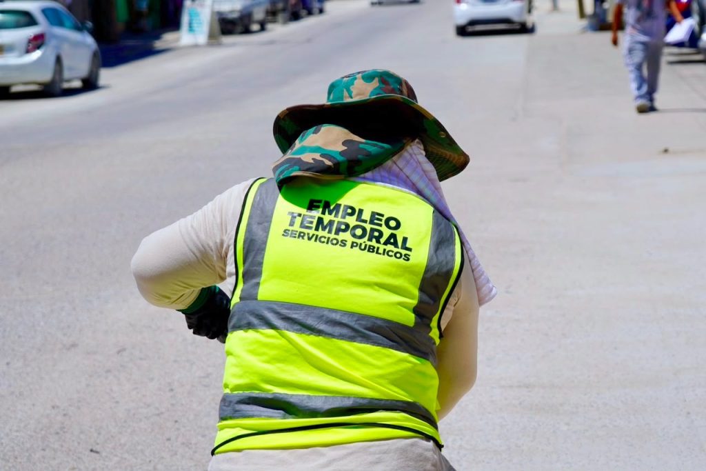Con Programa de Empleo Temporal, 100 personas realizan labores de limpieza y mejora urbana en Cabo San Lucas