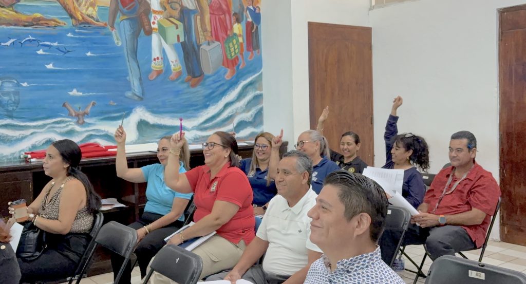 Enlaces de archivo reciben capacitación para mejorar la organización documental en Los Cabos