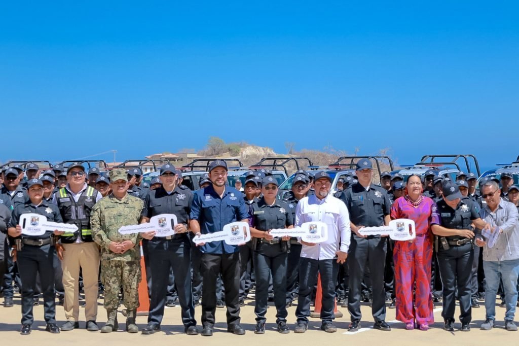 Entrega Christian Agúndez 30 nuevas patrullas para reforzar la seguridad en Los Cabos