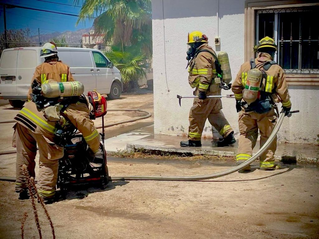 Explosión en domicilio de Santa Rosa activa operativo de emergencia en San José del Cabo