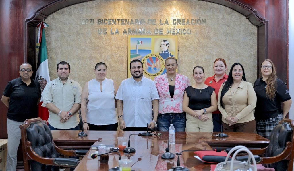 Informa activista Samara Martínez sobre iniciativa Ley Trasciende en reunión con autoridades de Los Cabos