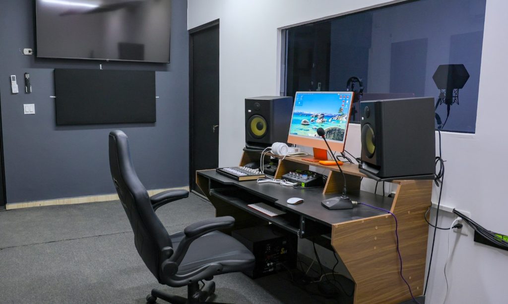 Invita INJUVE a aprovechar el Estudio de Grabación Juvenil de Los Cabos