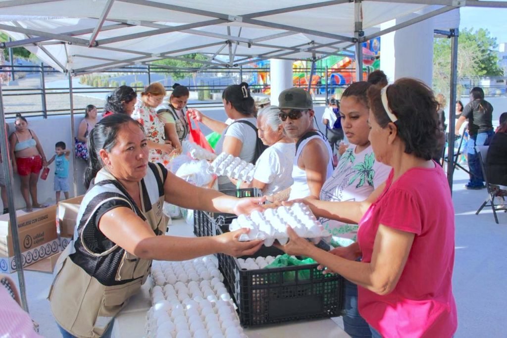 Jornada Social lleva apoyos y atención directa a familias de Altamira en Cabo San Lucas