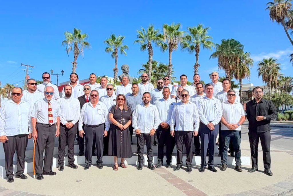 Los Cabos honra el legado de Benito Juárez con solemne acto cívico en su 154° Aniversario Luctuoso