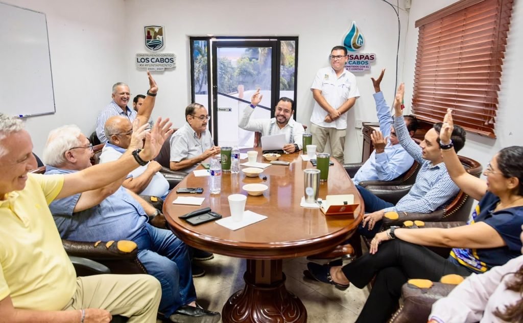 Presentó la Junta de Gobierno de OOMSAPAS Los Cabos a Arturo Sandoval Montaño como propuesta para Director General