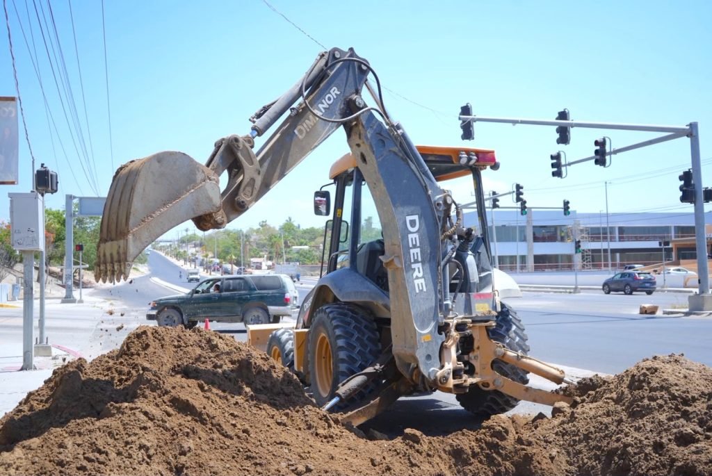 Realiza OOMSAPAS trabajos preventivos y reparación de fugas en San José del Cabo.