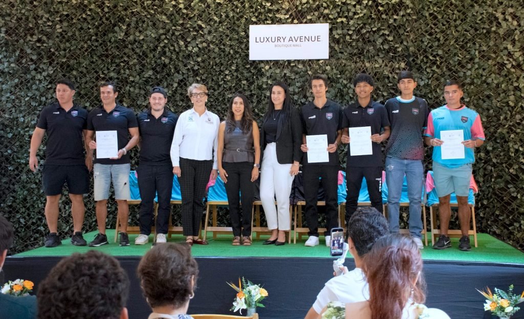 Reconoce Ayuntamiento de Los Cabos al equipo Los Cabos United por promover identidad local