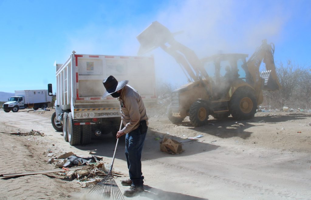 Retira Servicios Públicos más de 64 toneladas de residuos en arroyo de la colonia Nueva Esperanza