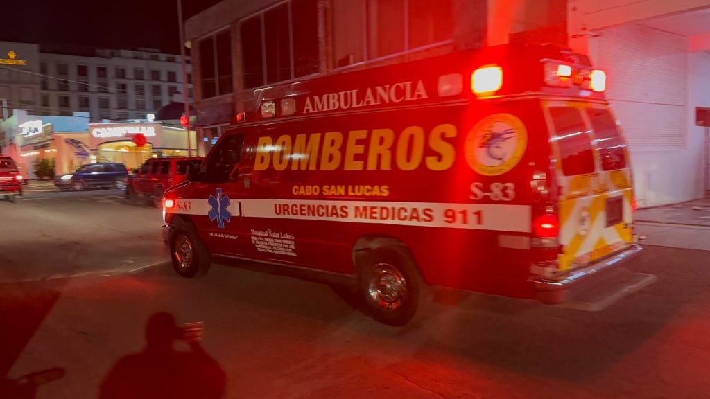 Viajan Bomberos de Cabo San Lucas a San Juanico BCS por trayectoria del Huracán “Polo”