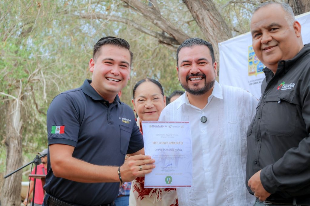 XV Ayuntamiento reconoce a brigadistas y bomberos que protegen el Estero Josefino