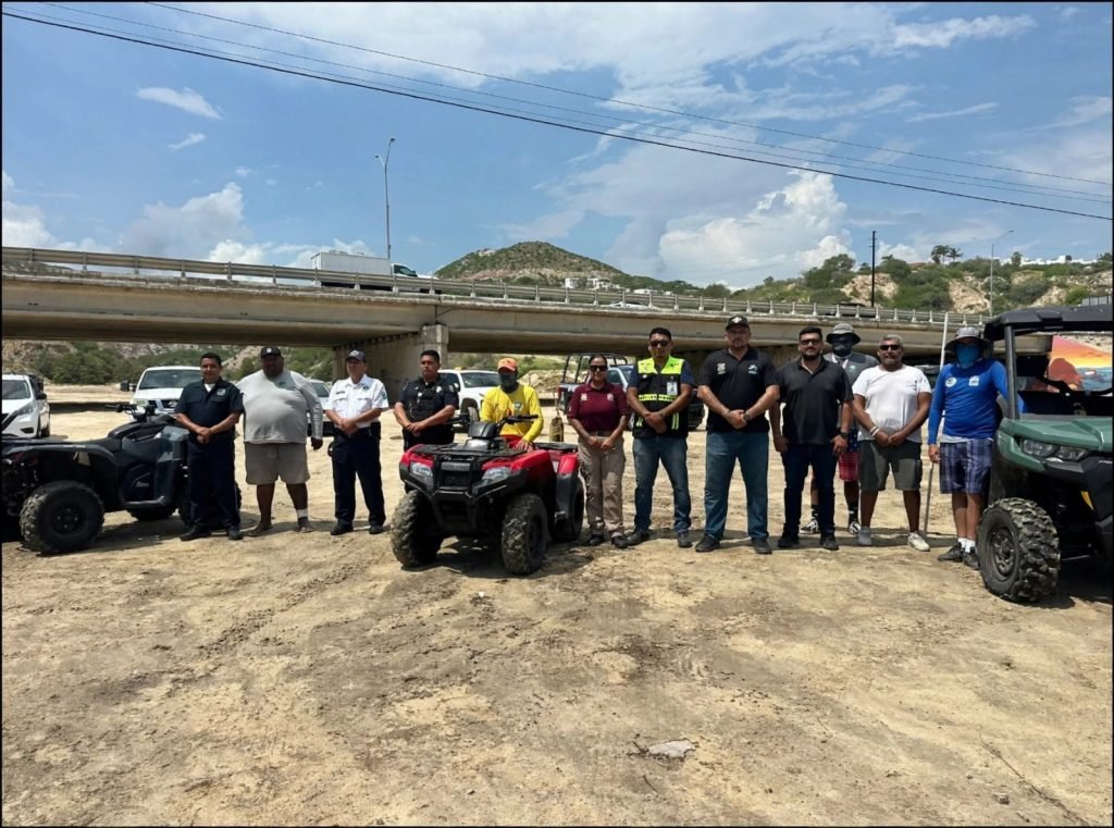 ZOFEMAT Los Cabos retira 13 toneladas de residuos y 786 llantas en playa El Médano